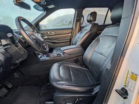 Used 2017 Ford Explorer Limited image 4
