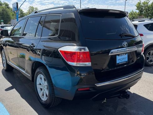 Used 2012 Toyota Highlander SE w/ Tow Pkg AWD/4WD image 5