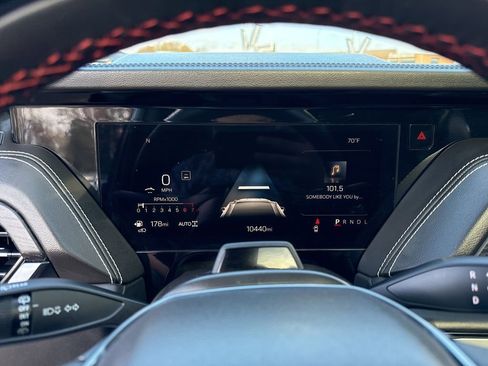 Used 2025 GMC Yukon AT4 Ultimate image 28