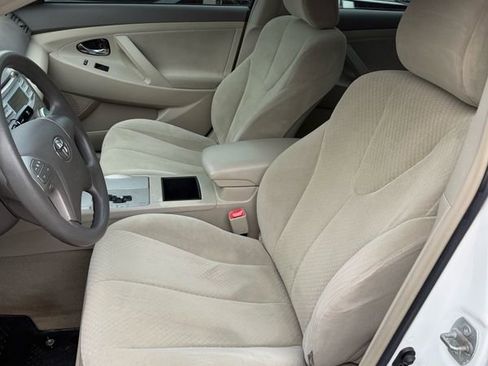 Used 2009 Toyota Camry LE FWD image 9