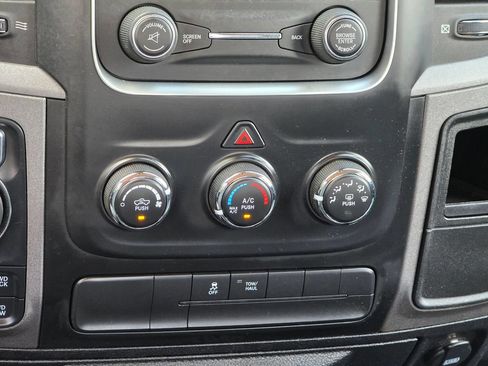 Used 2014 RAM 1500 Express AWD/4WD image 34