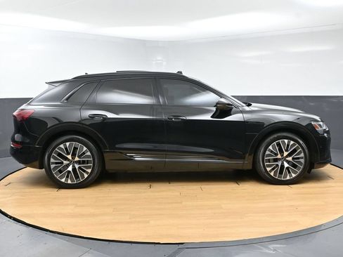 Used 2024 Audi Q8 e-tron Premium Plus w/ Premium Plus Package AWD/4WD image 8