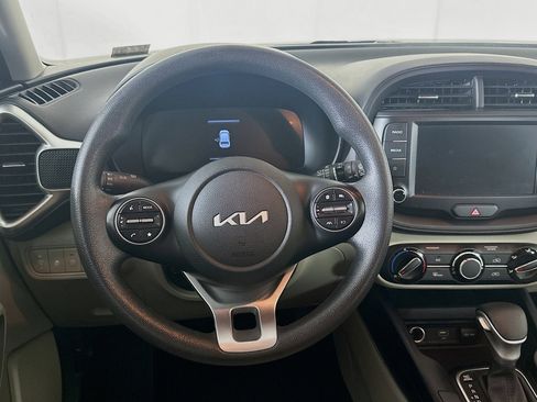 Used 2023 Kia Soul LX image 18