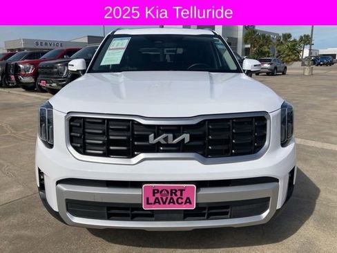 Used 2025 Kia Telluride S image 2