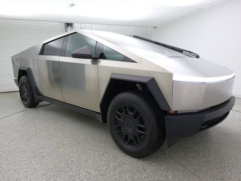 Used 2024 Tesla Cybertruck AWD Crew Cab image 3