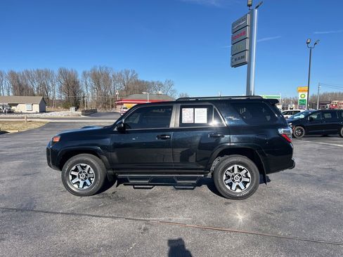 Used 2023 Toyota 4Runner TRD Off-Road image 6