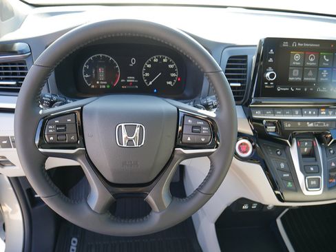 New 2026 Honda Odyssey Touring image 12