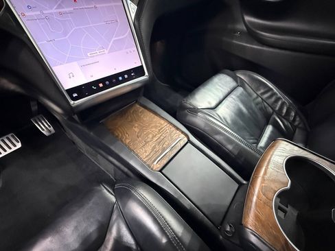 Used 2017 Tesla Model X 75D AWD/4WD image 15