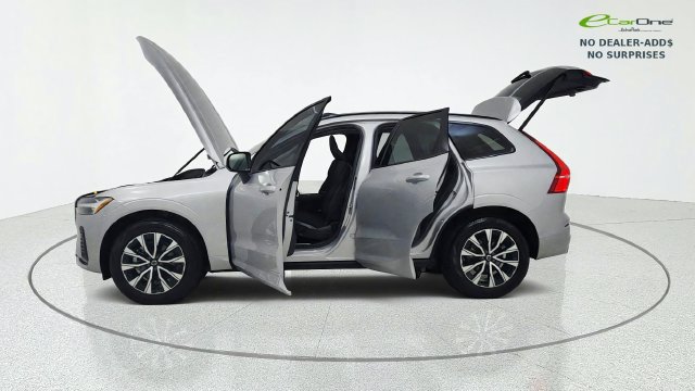 Used 2025 Volvo XC60 B5 Core AWD/4WD image 15