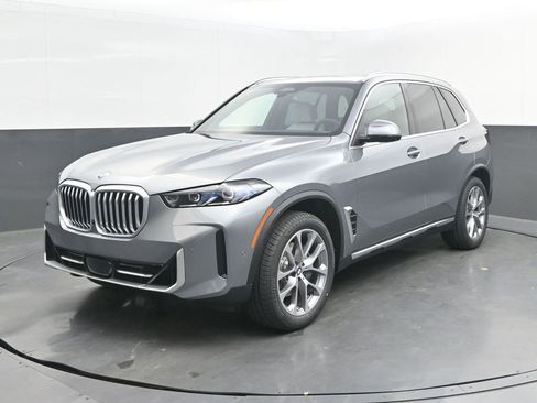 New 2026 BMW X5 sDrive40i w/ Climate Comfort Package RWD image 1