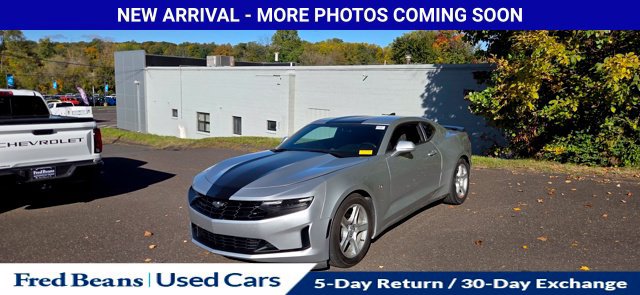Used 2019 Chevrolet Camaro LT RWD image 3