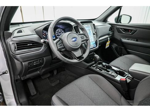 Used 2026 Subaru Forester Premium AWD/4WD image 18