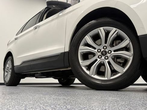 Used 2024 Ford Edge Titanium AWD/4WD image 3