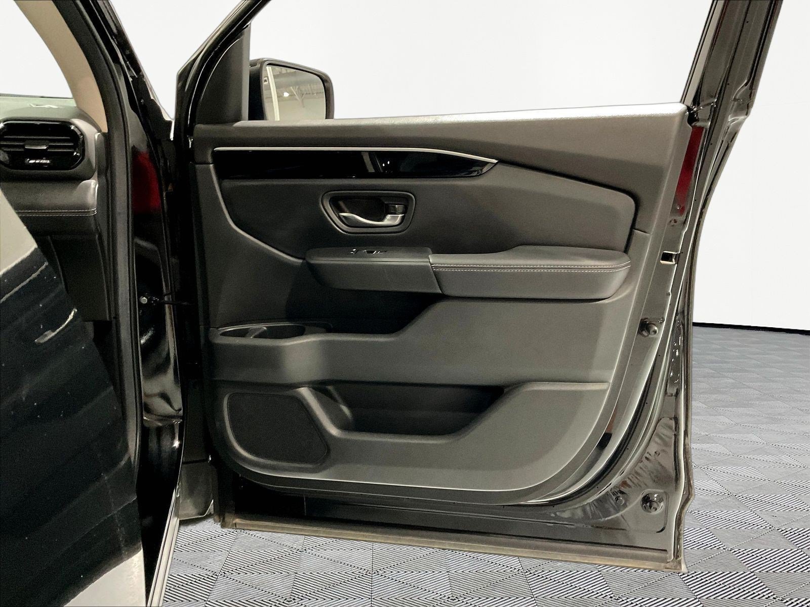 Used 2025 Honda Pilot EX-L image 27