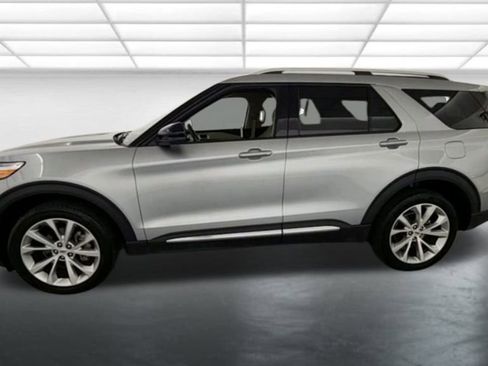 Used 2023 Ford Explorer Platinum w/ Technology Package image 4