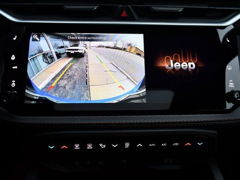 New 2026 Jeep Cherokee Overland w/ Trailer Tow Group AWD/4WD image 21