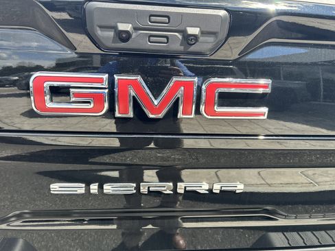 New 2026 GMC Sierra 2500 SLT w/ SLT Premium Package AWD/4WD image 9
