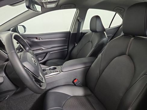 Used 2023 Toyota Camry XLE image 13