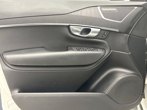 Used 2020 Volvo XC90 T5 Momentum image 9