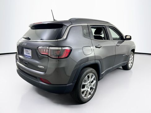 Used 2022 Jeep Compass Latitude AWD/4WD image 5