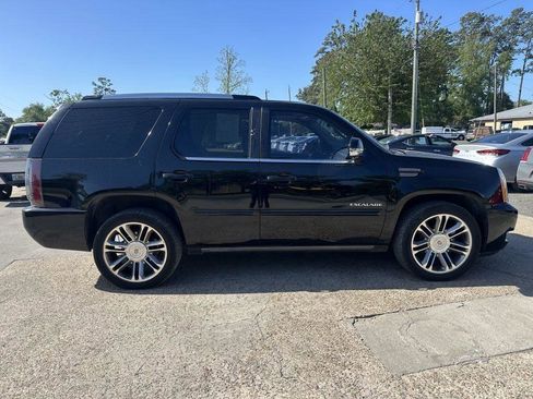 Used 2013 Cadillac Escalade Premium AWD/4WD image 4