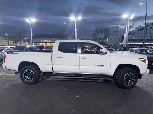 Used 2021 Toyota Tacoma TRD Sport w/ Technology Package image 3