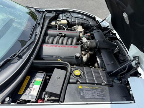Used 1998 Chevrolet Corvette Coupe RWD image 26