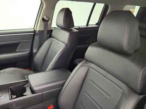 Used 2024 Hyundai Santa Fe Limited AWD/4WD image 19