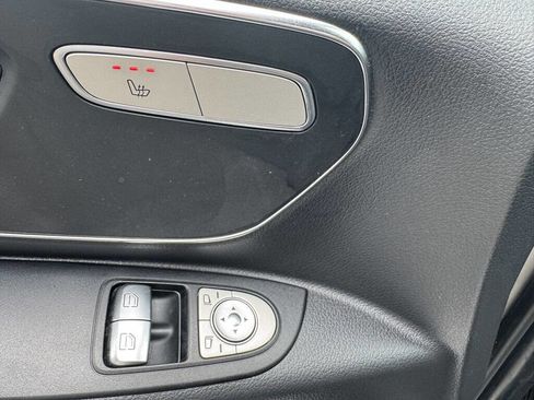 Used 2016 Mercedes-Benz Metris Passenger image 22