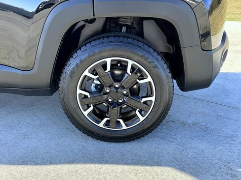 Used 2023 Jeep Renegade Latitude image 22