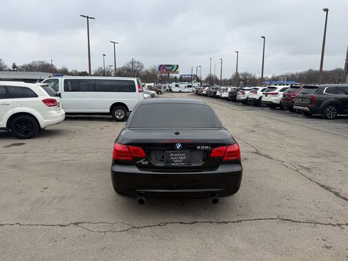 Used 2011 BMW 335i Convertible image 4
