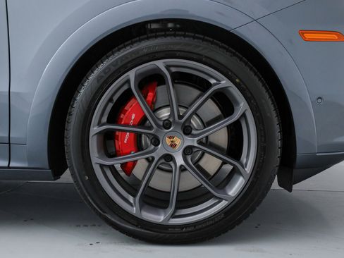 Used 2026 Porsche Cayenne GTS image 37