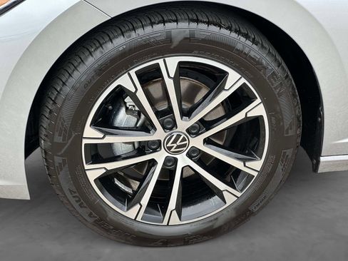 Certified 2024 Volkswagen Jetta Sport FWD image 8