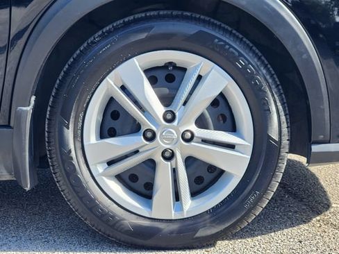 Used 2022 Nissan Kicks S FWD image 10