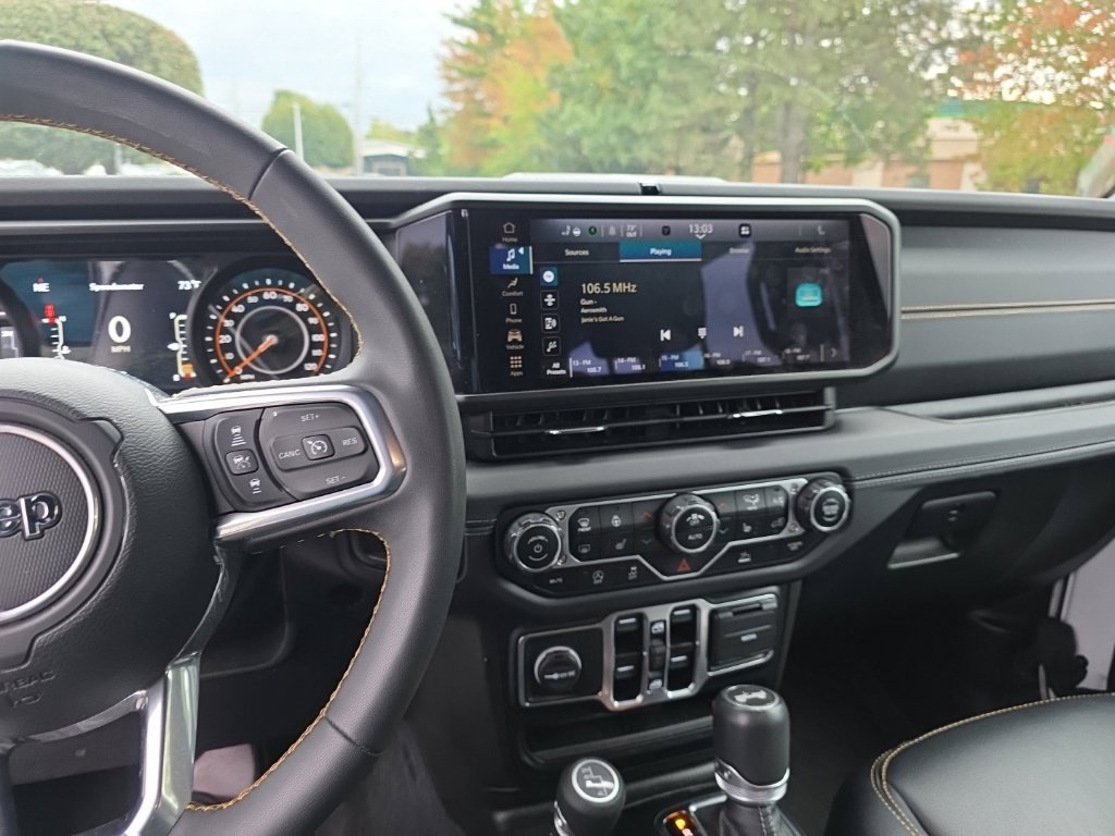 Used 2024 Jeep Wrangler Unlimited Sahara AWD/4WD image 24
