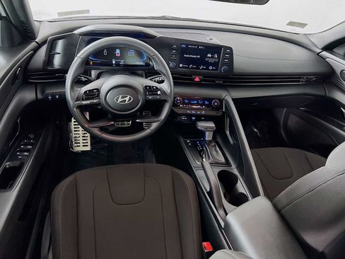 Certified 2025 Hyundai Elantra Sport FWD image 21