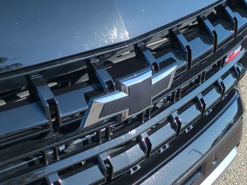 Used 2025 Chevrolet Suburban Z71 AWD/4WD image 30
