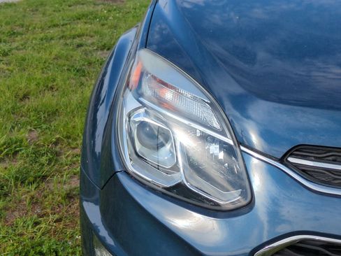 Used 2017 Chevrolet Equinox LT FWD image 9