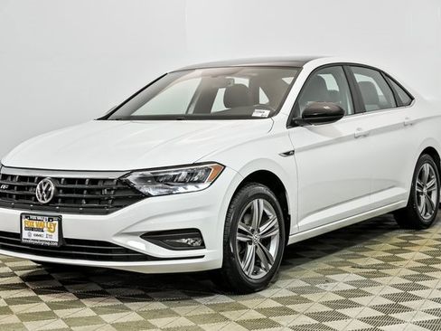 Certified 2019 Volkswagen Jetta S image 4