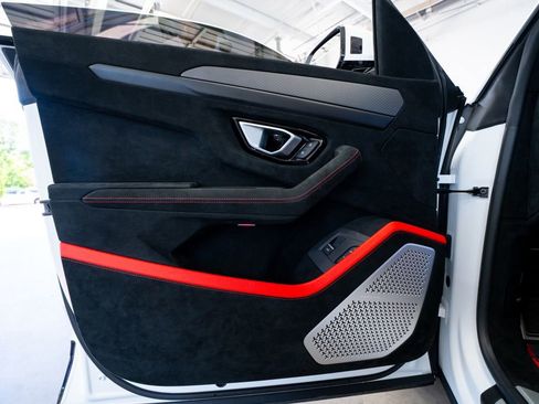 Used 2024 Lamborghini Urus Performante image 37