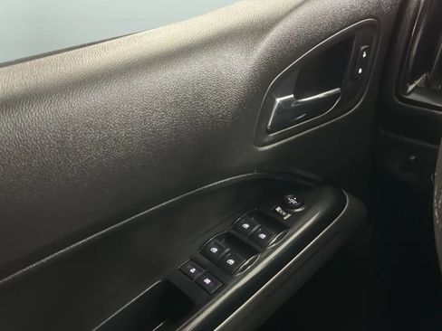 Used 2016 Chevrolet Colorado LT w/ LT Convenience Package RWD image 16