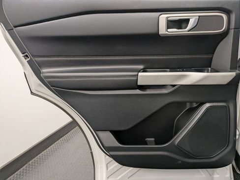 Used 2022 Ford Explorer XLT w/ Equipment Group 202A image 21