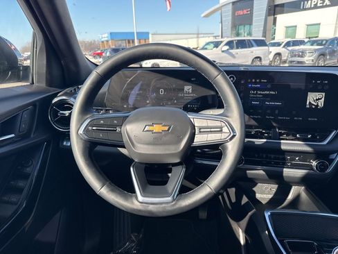 Used 2025 Chevrolet Equinox LT image 15