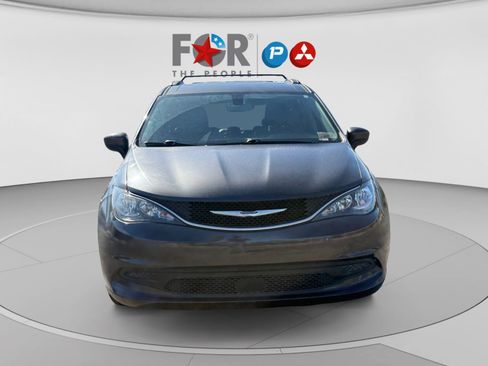 Used 2021 Chrysler Voyager Lxi FWD image 8