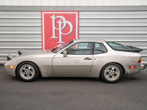 Used 1986 Porsche 944 Turbo image 48