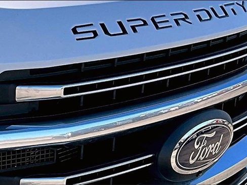 Used 2022 Ford F250 Platinum w/ Tremor Off-Road Package image 34