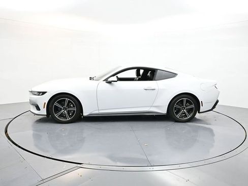 Used 2024 Ford Mustang Premium image 5