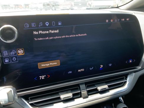 Used 2025 Chevrolet Equinox EV LT w/ LPO, All-Weather Mat Package FWD image 36