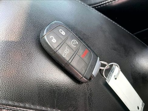 Used 2021 Jeep Grand Cherokee Laredo X AWD/4WD image 11