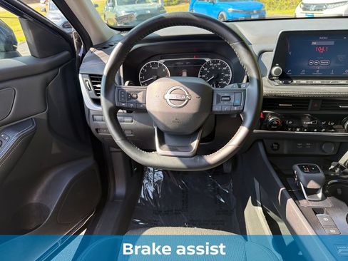 Used 2025 Nissan Rogue SV FWD image 27